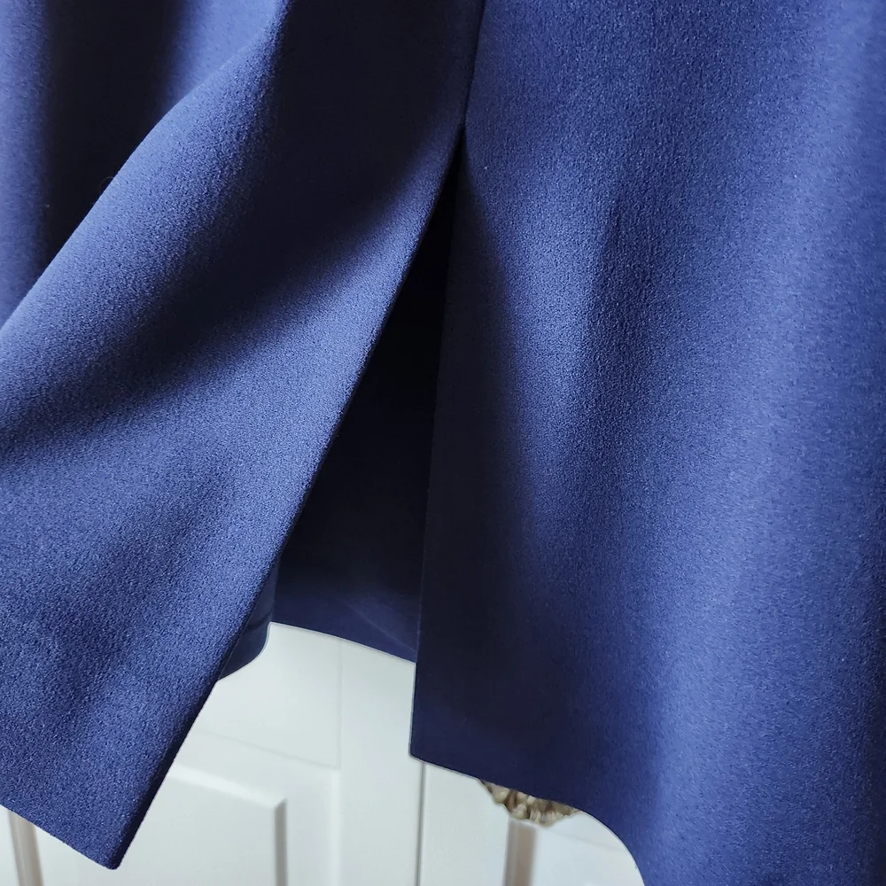 Elegant Blue Sleeveless Dress - Picture 7 of 10